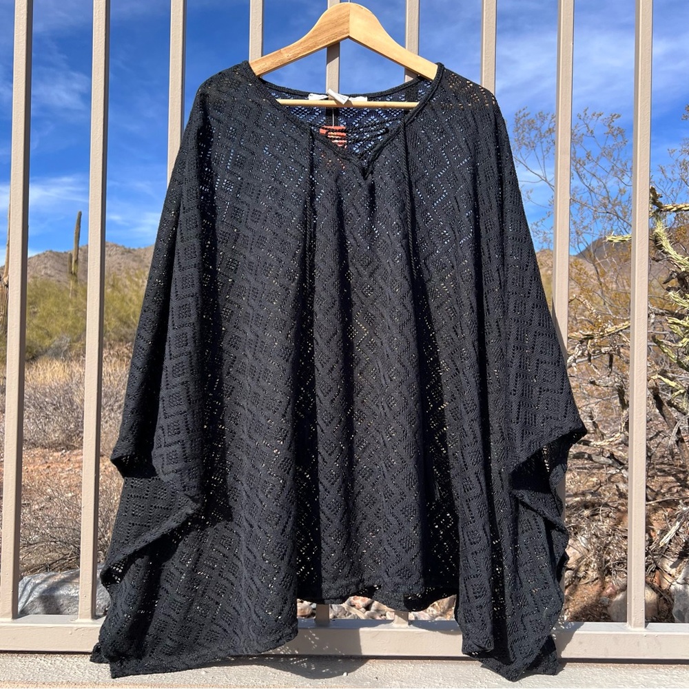 ⬇️💲American Rag NWT Women’s Poncho Size 1X Color Classic Black Albany